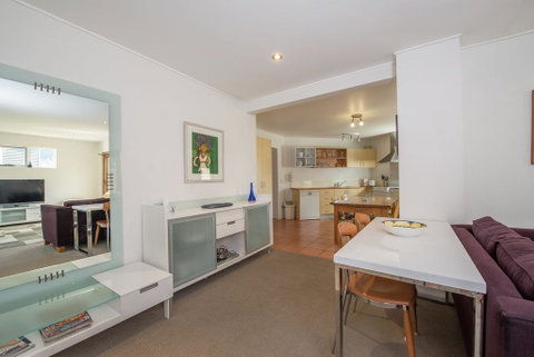 Beloka Close - Modern, Spacious, And Pet Friendly Accommodation - Tweed Heads Accommodation 1
