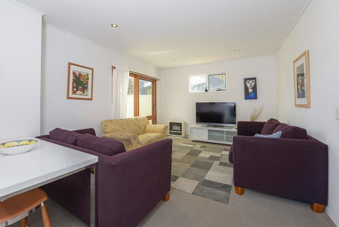 Beloka Close - Modern, Spacious, And Pet Friendly Accommodation - Tweed Heads Accommodation 2