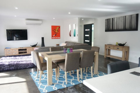 Ben's Place - Modern & Convenient - Tweed Heads Accommodation 0