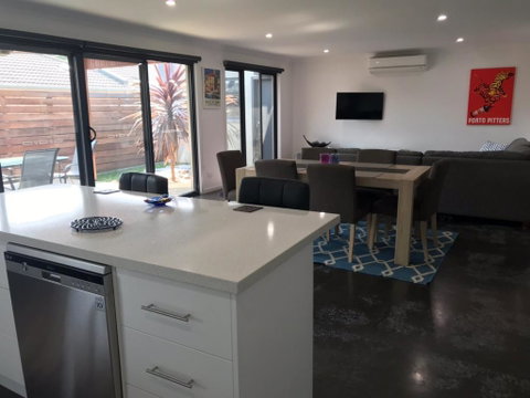 Ben's Place - Modern & Convenient - Tweed Heads Accommodation 1