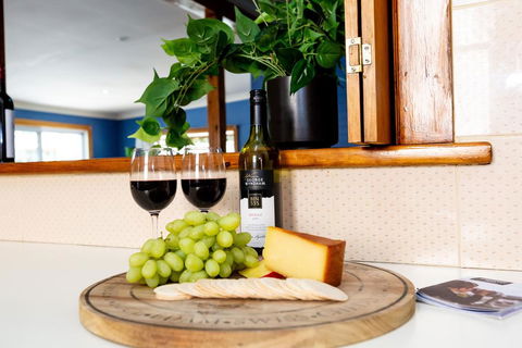 Best Central House - SLEEPS 11 !! - Tweed Heads Accommodation 3