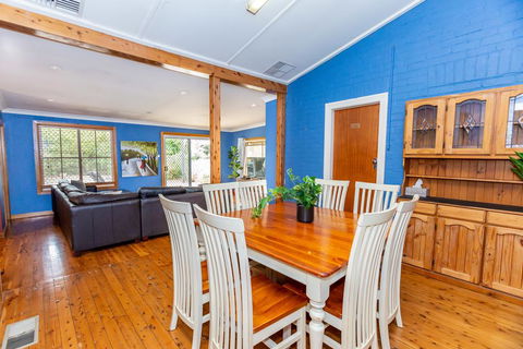 Best Central House - SLEEPS 11 !! - Tweed Heads Accommodation 0