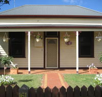 Bloomsbury Cottage - Tweed Heads Accommodation
