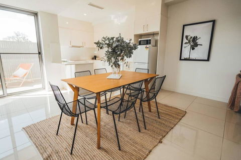 Blue Gum On First Ave - CBD Fringe, WiFi, Netflix - Tweed Heads Accommodation 2