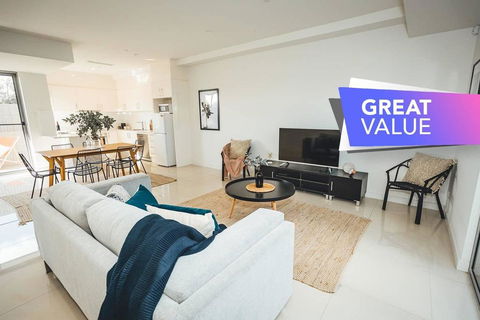 Blue Gum On First Ave - CBD Fringe, WiFi, Netflix - Tweed Heads Accommodation 0