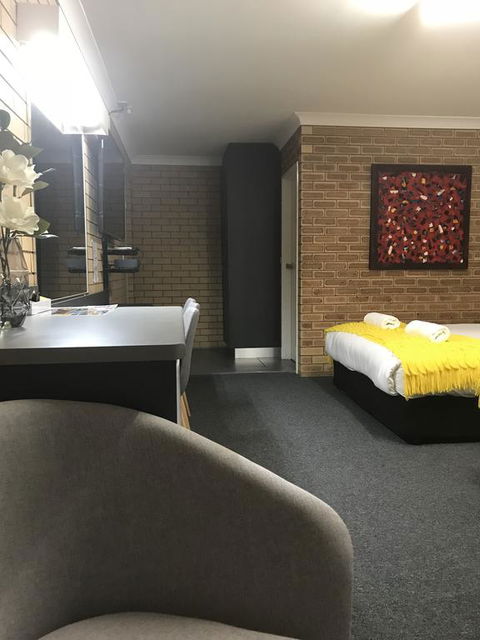 Blue Violet Motor Inn - Tweed Heads Accommodation 1