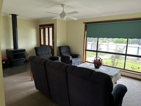 The House In Large Garden - Tweed Heads Accommodation 2