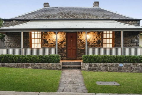 The Old Coach House C1850s Private Cottage - Tweed Heads Accommodation 0