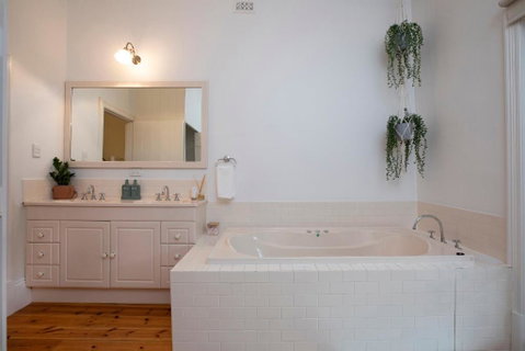 The Retreat In Basket Range - Tweed Heads Accommodation 3