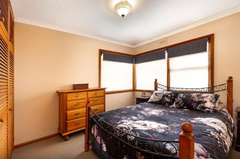 Three Little Ducks - Close And Cosy - Tweed Heads Accommodation 3