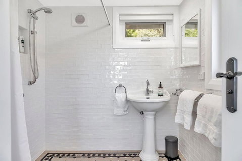 Time Out Train Station - Tweed Heads Accommodation 3