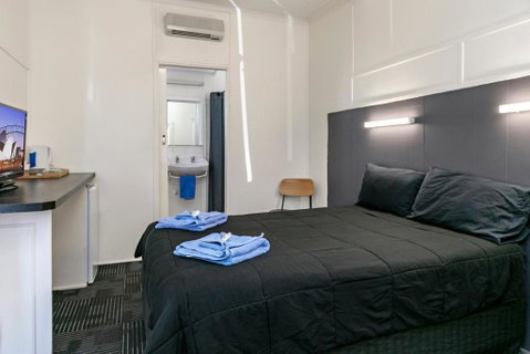 Tinman Roadhouse - Tweed Heads Accommodation 0