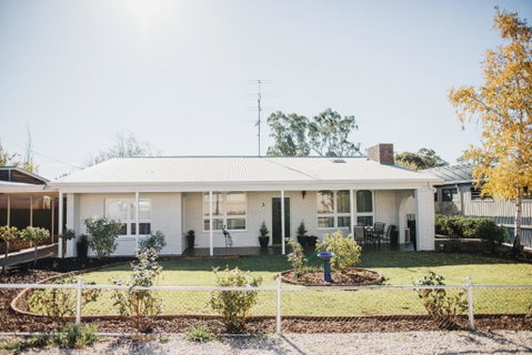 White On Wright Clare - Tweed Heads Accommodation 1
