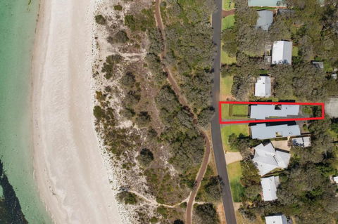 XYZ Holiday Home - Tweed Heads Accommodation 0