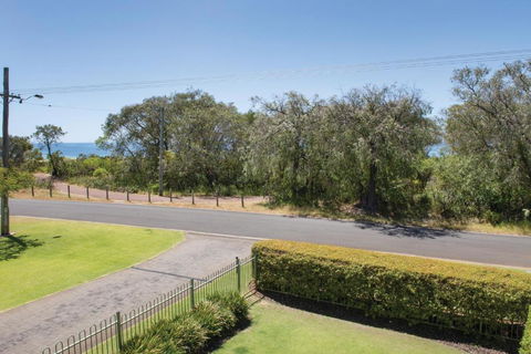 XYZ Holiday Home - Tweed Heads Accommodation 2