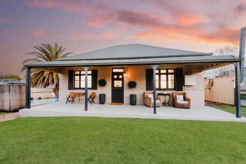 Yarranvale On Gladstone - A Gorgeous Country Abode - Tweed Heads Accommodation 1