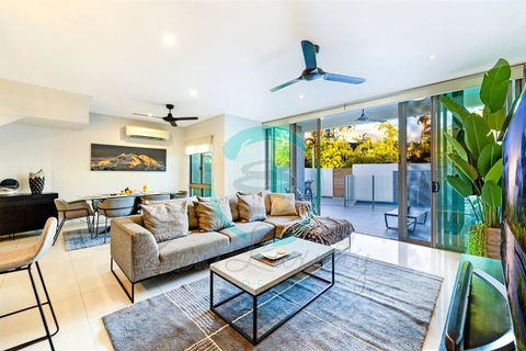 ZEN ARCTIC Luxury 2-Story T/House + Pool & Markets - Tweed Heads Accommodation 0