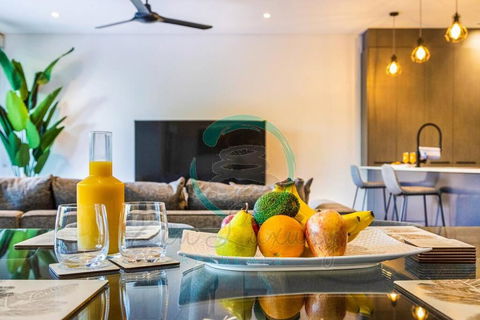 ZEN ARCTIC Luxury 2-Story T/House + Pool & Markets - Tweed Heads Accommodation 3