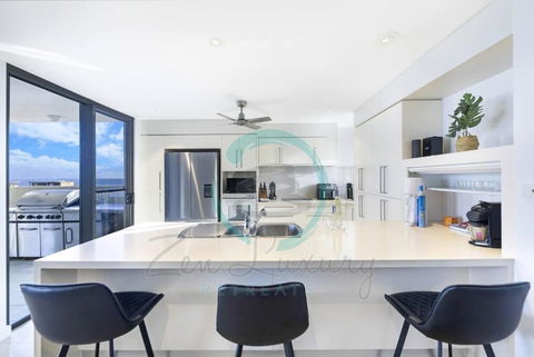 ZEN AT ARKABA 3BR Luxury Waterfront Apt Pool + BBQ - Tweed Heads Accommodation 2