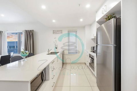 ZEN OCEAN BLISS - Cozy 2-BR/2-BA Sea View Retreat - Tweed Heads Accommodation 2