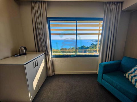 ZEN88 ESPLANADE: Hotel Suite W/ Ocean/Sunset Views - Tweed Heads Accommodation 2