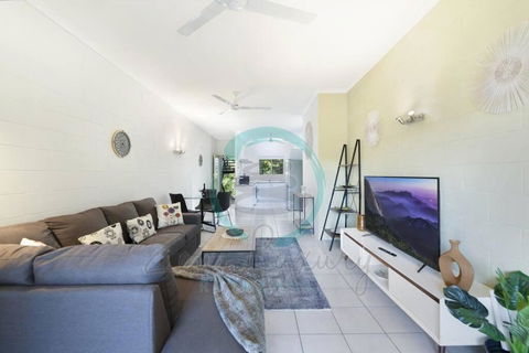 ZEN Westralia: 2-BR Cozy Inner-City Apt Near Shops - Tweed Heads Accommodation 0