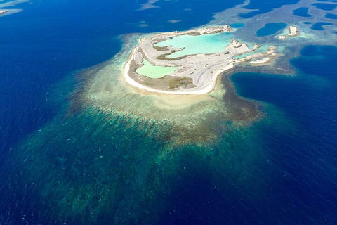 Abrolhos Islands Fixed-Wing Scenic Flight - Tweed Heads Accommodation 4