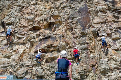Rock Climbing At The Kangaroo Point Cliffs In Brisbane - Tweed Heads Accommodation 2