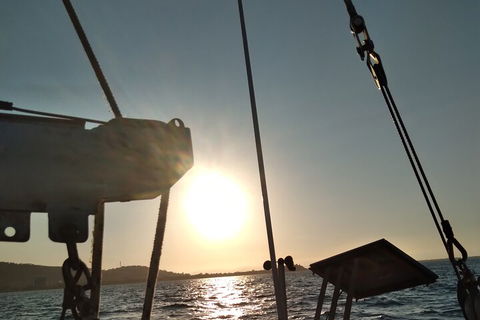 Townsville Small Group Early Morning Sailing Cruise Boat Tour Charter Hire - Tweed Heads Accommodation 5