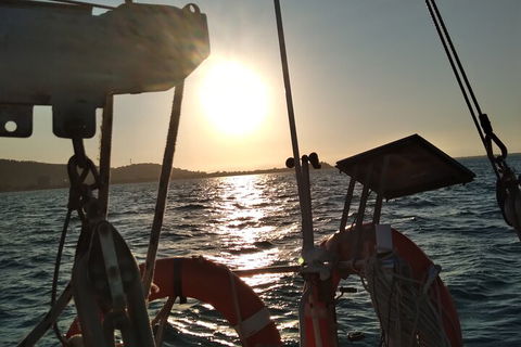 Townsville Private Hire Sunset Sail Sailing Cruise Boat Tour Charter Experience - Tweed Heads Accommodation 4