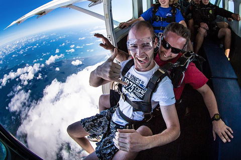 Reef And Rainforest Tandem Sky Dive In Cairns - Tweed Heads Accommodation 2