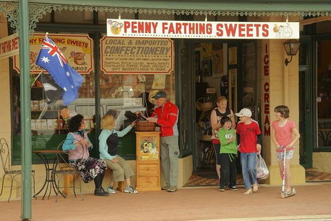 2-Day Wave Rock, York, Wildflowers & Aboriginal Experience - Tweed Heads Accommodation 4