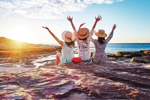 4-Day Coastal Loop Via Monkey Mia Wild Dolphins Kalbarri Pinnacles Perth Return - Tweed Heads Accommodation 4