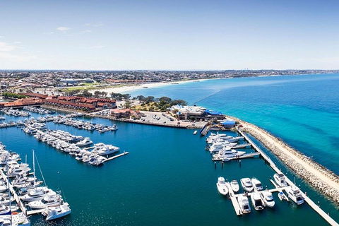 Glass Bottom Boat & Entry At AQWA - Tweed Heads Accommodation 2